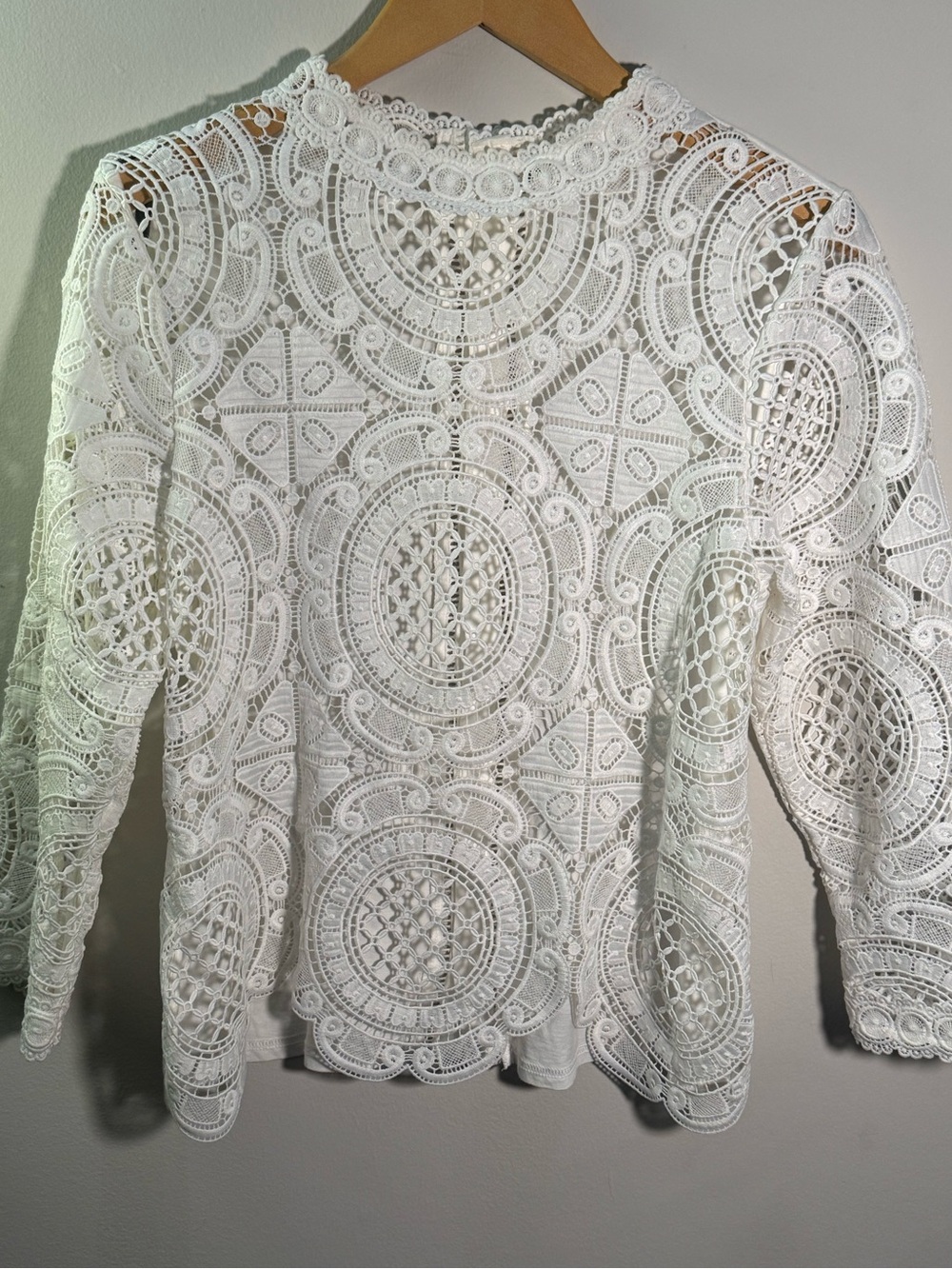 Women's White Lace Long-Sleeve Top M